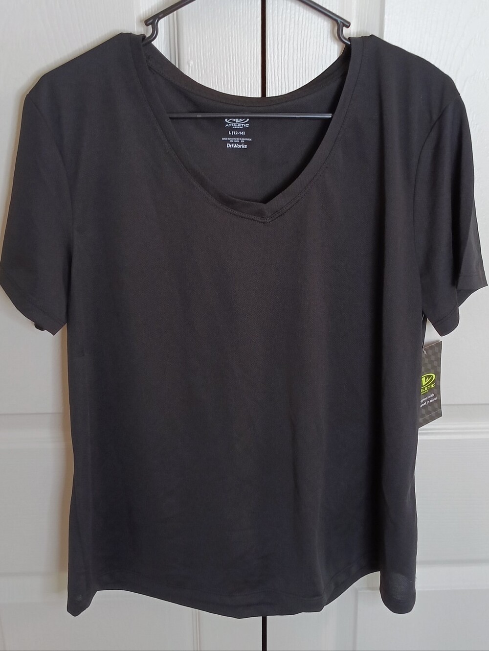 Athletic Works Black V-Neck Short Sleeve Tee
